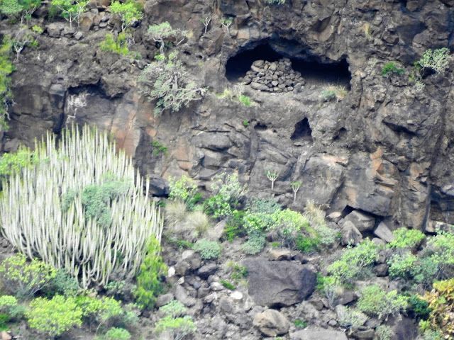 Cueva habilitación, roque de Guayedra.