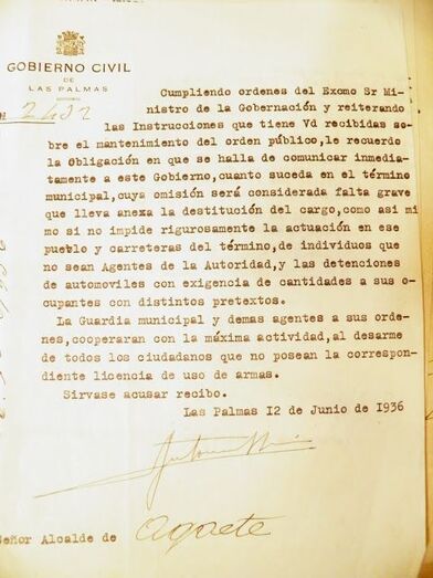 Escrito del Gobernador Civil  al alcalde, recordando la obligación de mantener el orden público ante los desmanes que están ocurriendo. (archivo municipal)