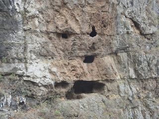 Andén de las Cuevas  del Cabuco el Sao