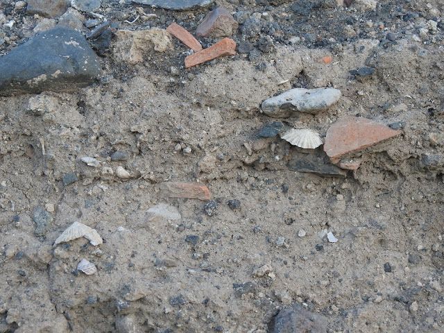 La abundancia de material arqueológico en superficie se puede ver por lugares de Agaete.