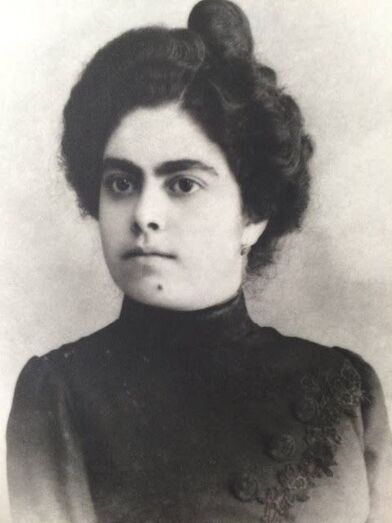 Encarnación Alemán Suárez (Mama Chona)