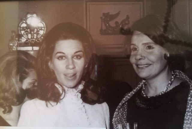 Con Natalia Figueroa, esposa del cantante Raphael.