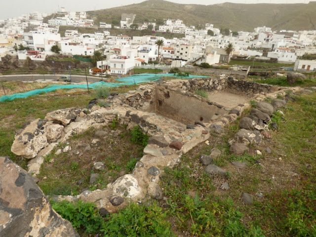 Tenerías, lugar donde se ponían las pieles de remojo para su posterior curtido y transformación en cuero industrial.