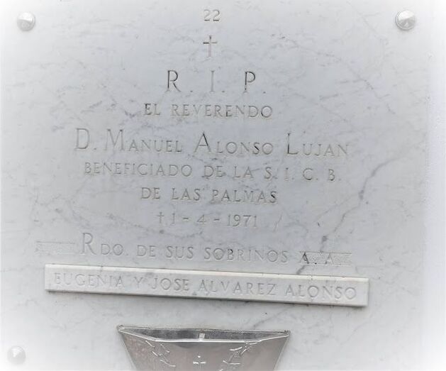 Su tumba en el cementerio parroquial de Agaete.