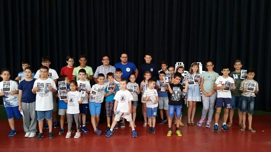 ajedrezguia2016juniogrupo