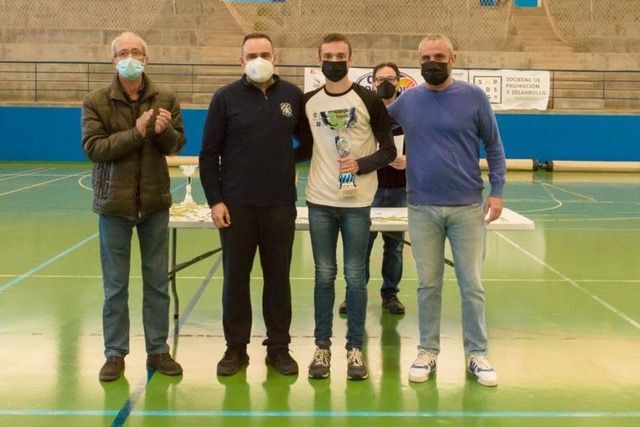 3f518086254ba3a2f0f3c3f27fc8971b XL