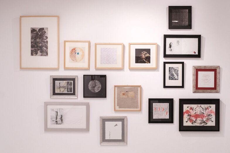 Las Palmas de Gran Canaria (08.02.22). Apertura de la exposición de Cicatrices, un proyecto colectivode literatura y obra gráfica, realizado por 46 mujeres artistas, y la performance realizado por Sandra MarchQue nos zurzan