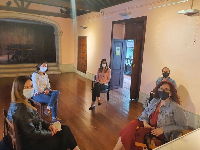 REUNIÓN MAYORES Y JUVENTUD