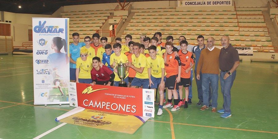 inf las dos formaciones al terminar partido