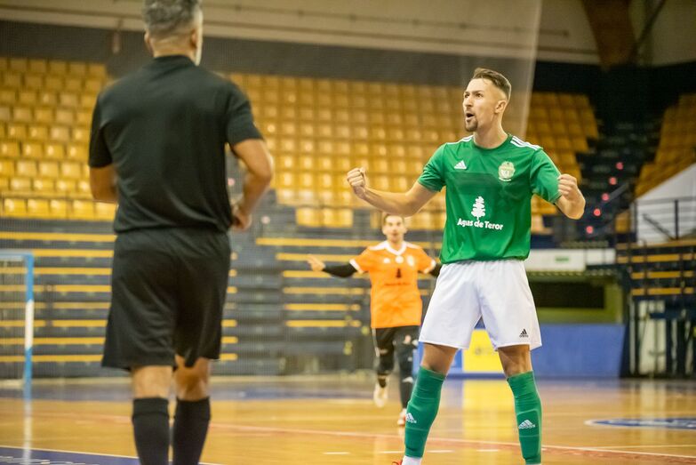 030f4eec c866 41cb a6b6 70f8c81882de