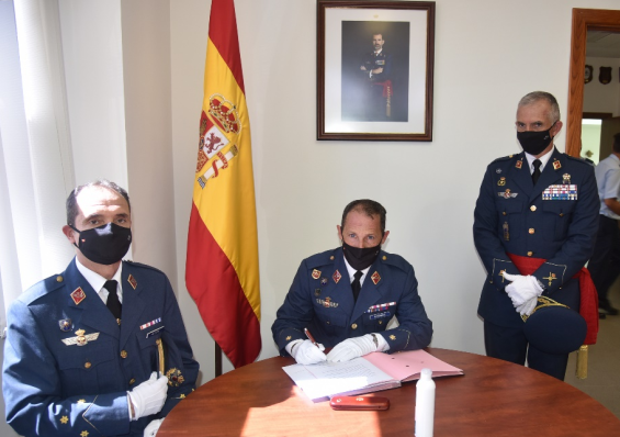 Firma del Acta de Relevo de Mando