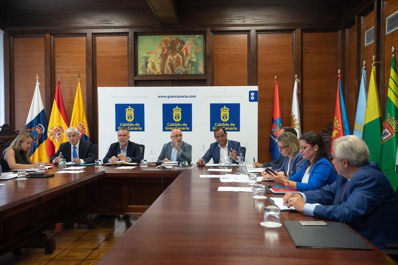 48782809832 b2f8fce7e7 k