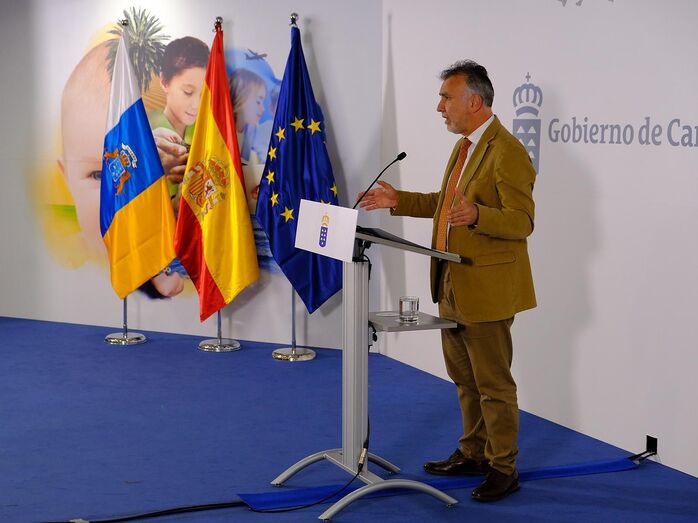 230 angel Víctor Torres