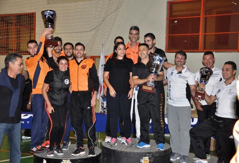 Entrega Copa Cencejaria de Deportes SBT Combate 1