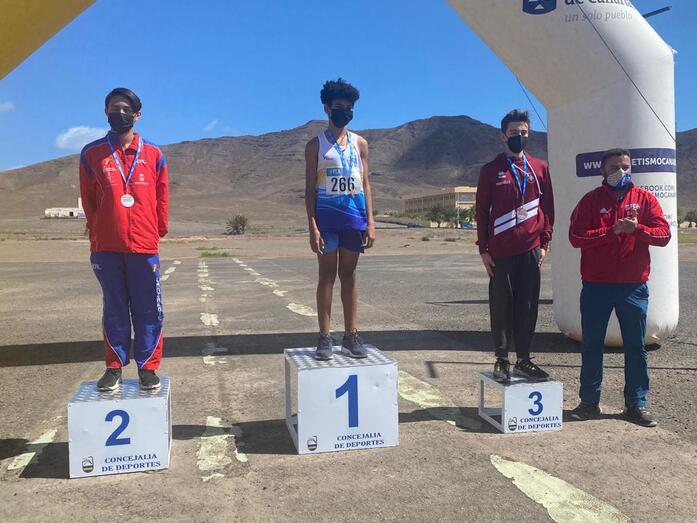 02Lluvia de metales en el Campeonato de Canarias de lanzamientos largos 2