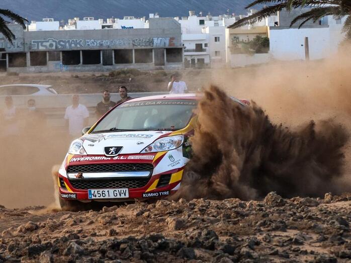 ARMICHE MENDOZA 2021 n08 Isla Volcanes Cronica1