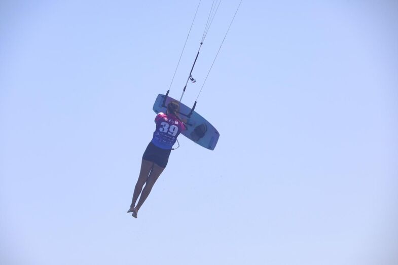 Alexandra Torres Fuerteventura durante la final de Big Air femenina contra Lorena Schamann Gran Canaria