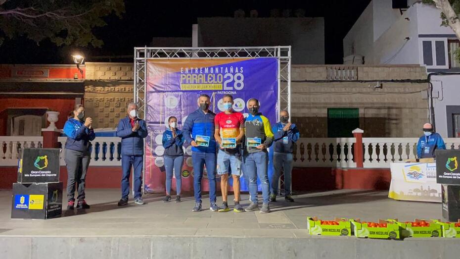 PODIUM MASCULINO ULTRA