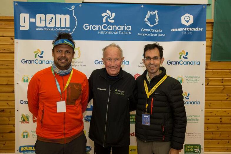 foto direccion de carrera con el corredor más veterano 84 años