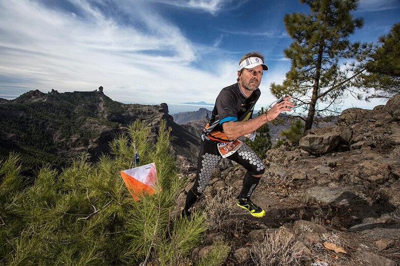 paisaje y competidor en la carrera larga de Llanos de la Pez