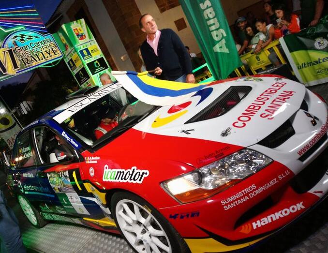 Domingo Ramos con su Evo sale de coche cero en Moya