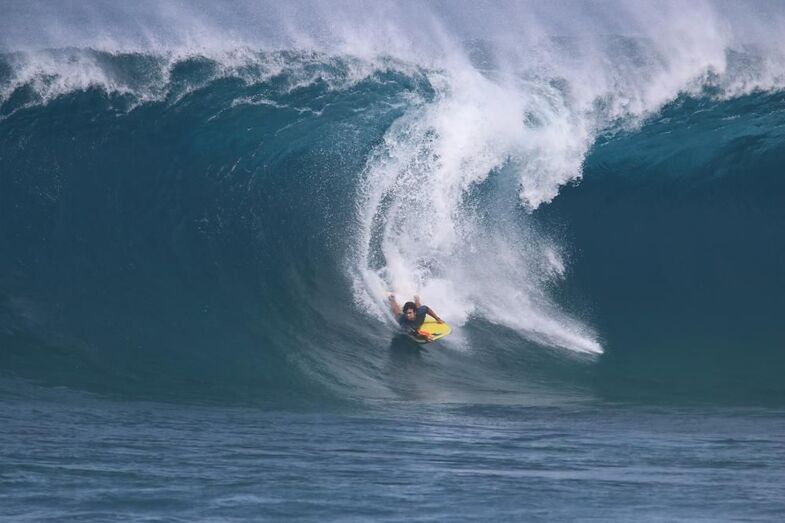 ETB18 OLEAJE KEVIN ORIHUELA 3