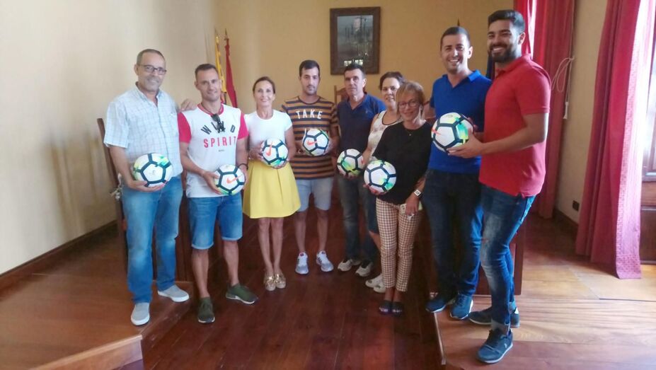 190919 entrega balones ud agaete cd guayarmina 1