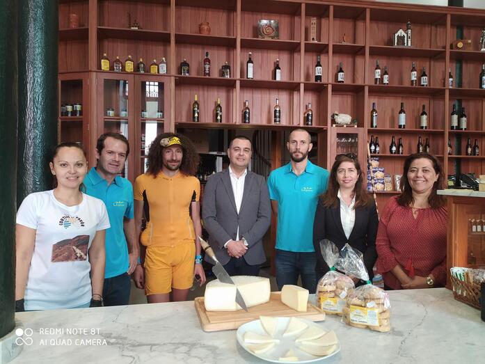 Luca Papi junto al alcalde Pedro Rodríguez