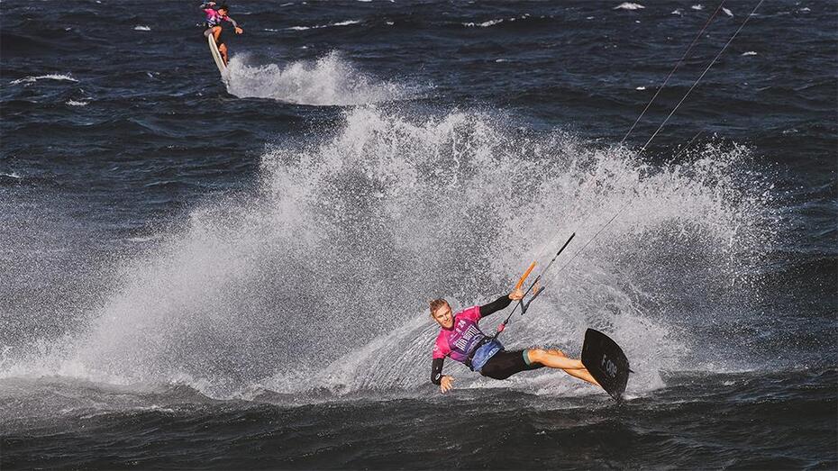 LowRes Liam Whaley campeón del mundo de kitesurf 2015 y posible ganador de la modalidad BIR AIR de este campeonato