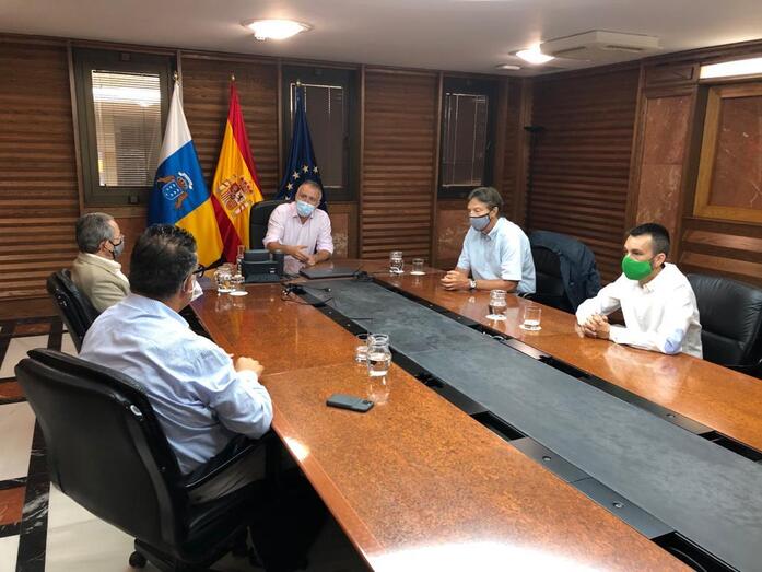 Reunión Azuatil y Gobierno Canarias 2