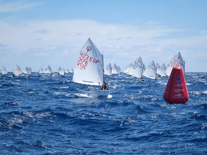 Modalidad Optimist de vela categoría infantil