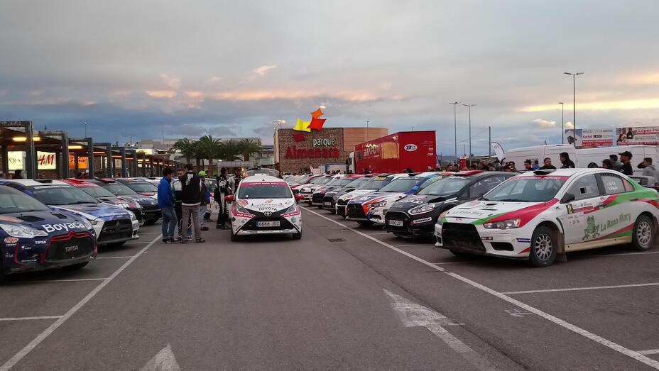 Vehículos en parque cerrado
