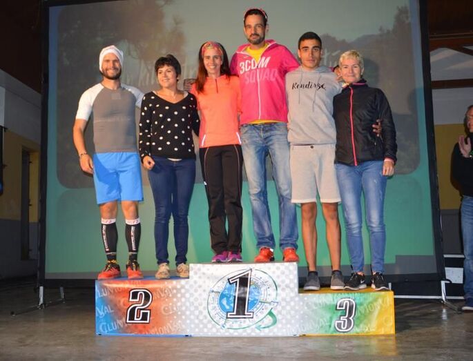 GANADORESvertikal2016