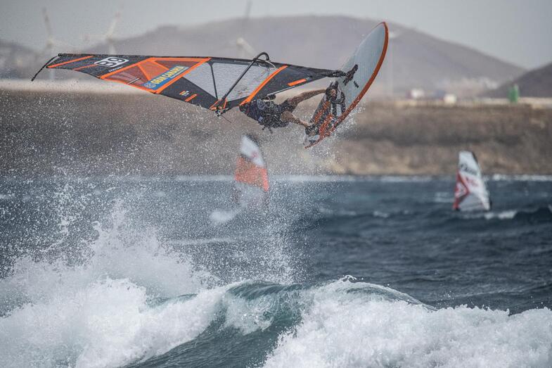 Los juniors arrancan el Mundial de Windsurf de Pozo Izquierdo