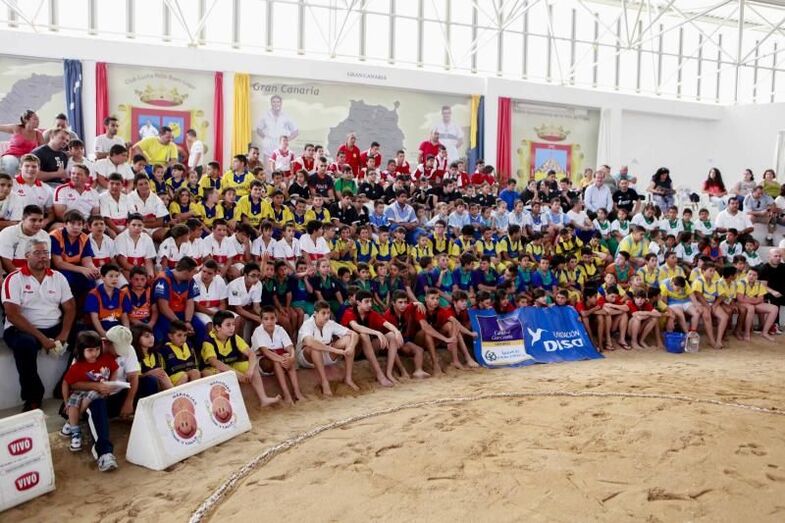 luchadoresfirgasAEI2041313