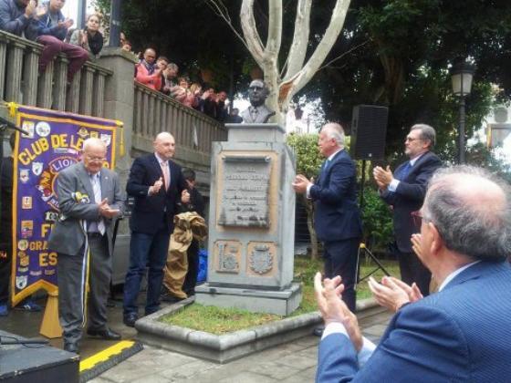 bustofirgascronista01