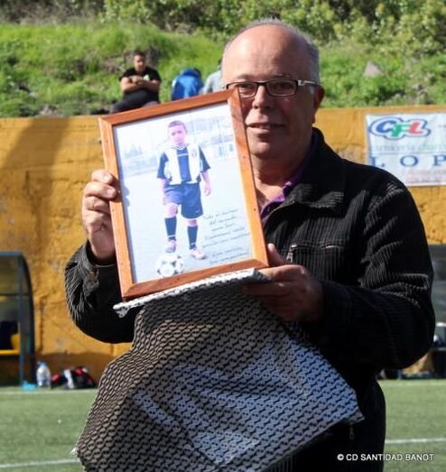 Fotografa_entregada_por_la_familia_al_Club