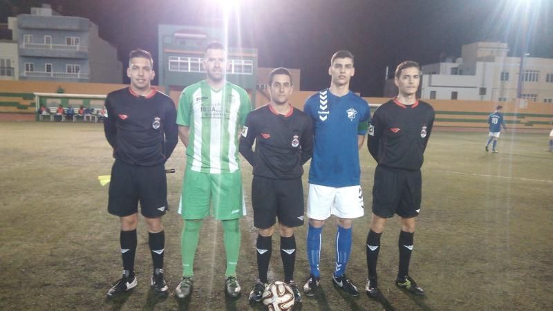 Trio arbitral y capitanes20 25 11 2016