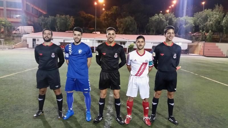 Trio arbitral y capitanes 10 2 2017