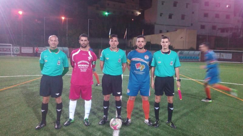 Trio arbitral y capitanes 2 12 2016