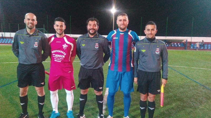 Trio arbitral y capitanes 27 1 2017