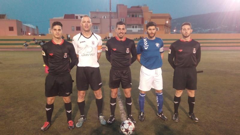 Trio arbitral y capitanes 31 3 2017