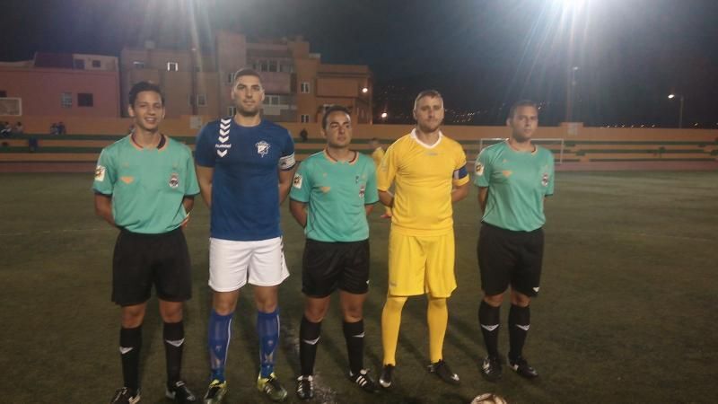 Trió arbitral y capitanes 16 9 2016