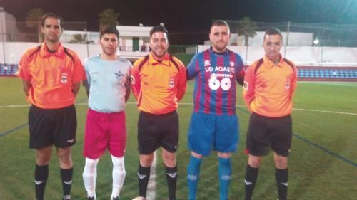 Trio arbitral y capitanes 8 4 2016