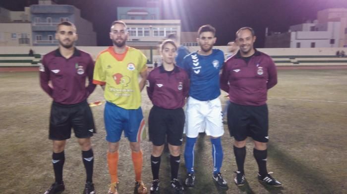 Trió arbitral y capitanes 15 1 2016