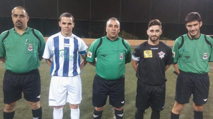 Trió arbitral y capitanes 2 10 2015