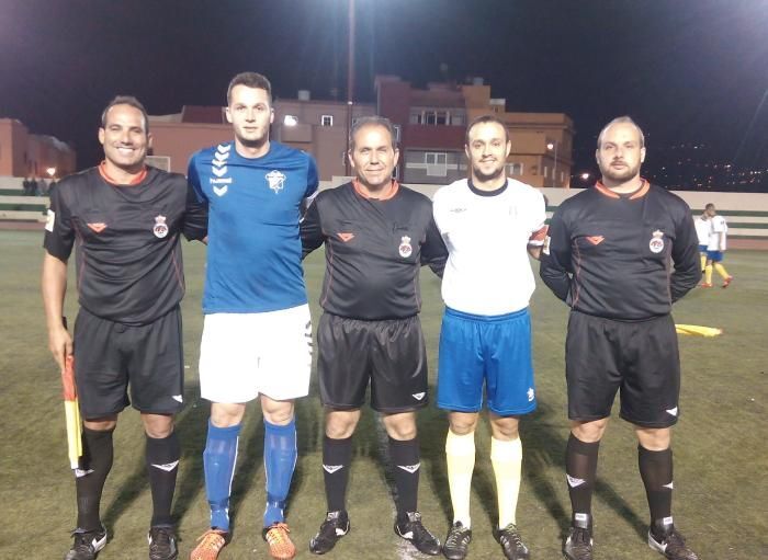 Trió arbitral y capitanes 20 11 2015