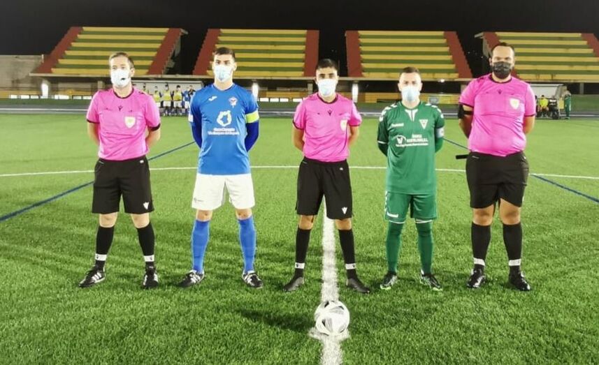 Capitanes y trío arbitral 22 12 2021