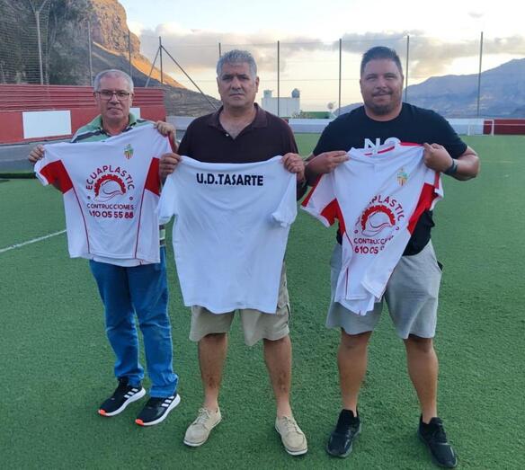 Foto 1 Crsitobal Néstor y Sebastián