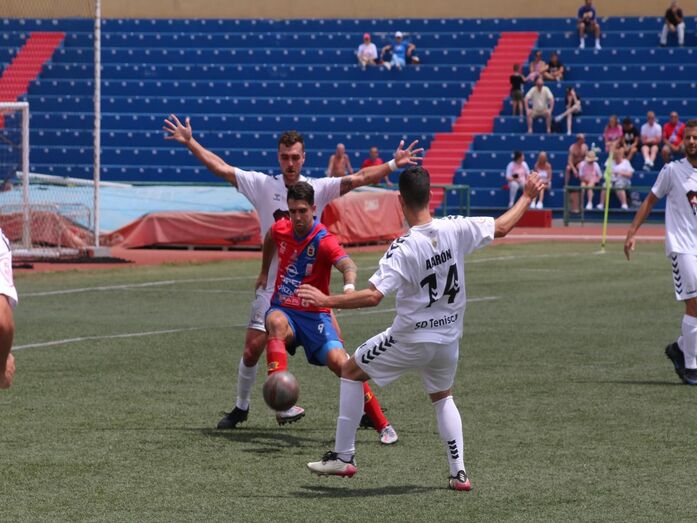 TERCERA. UD LANZAROTE SD TENISCA 3